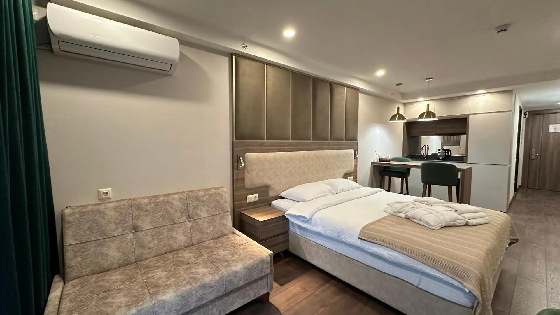 Deluxe Family Apartment 24A Batumi 0*,